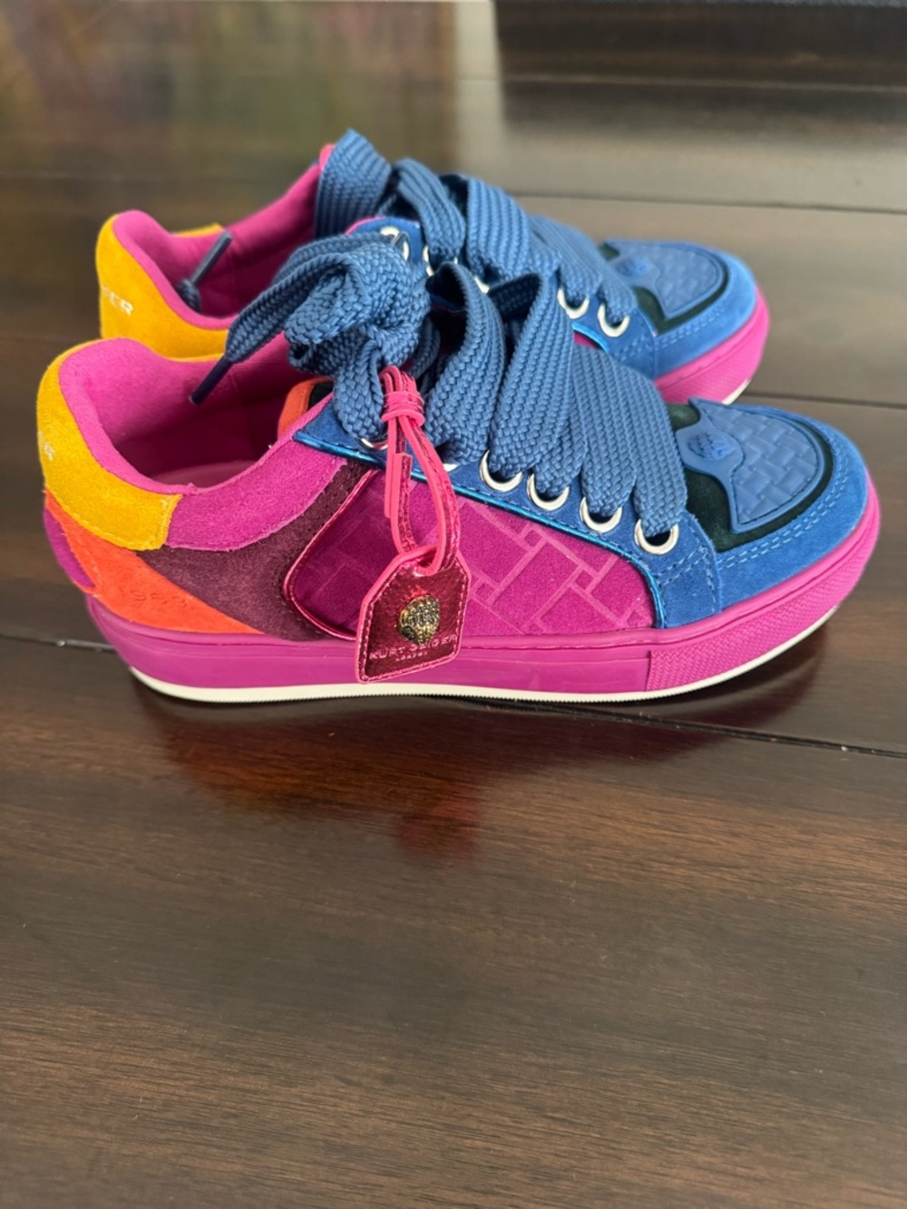 NWOT Kurt Geiger London Soho Tag Sneaker